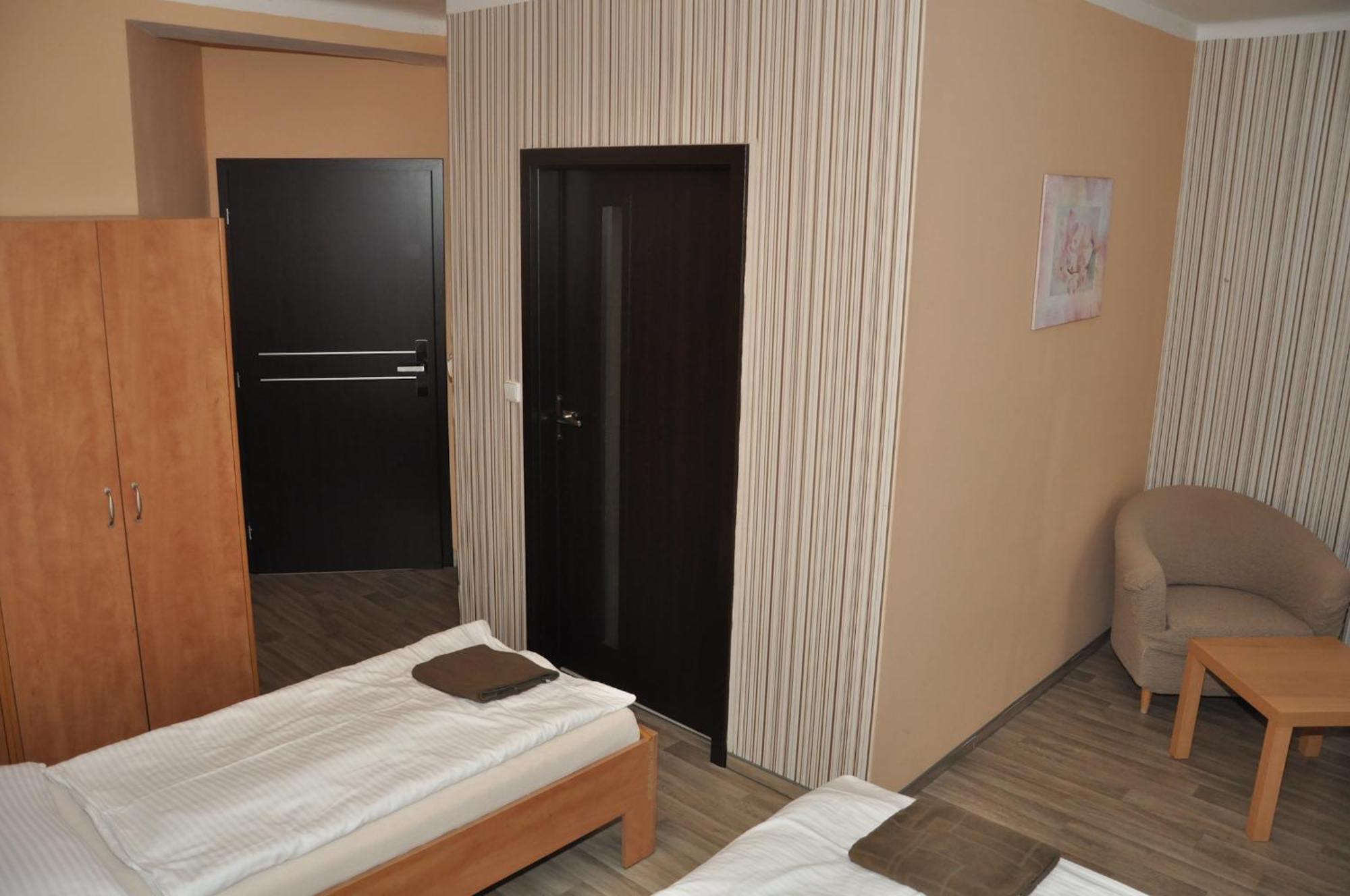 Almond Hotel Teplice Bagian luar foto