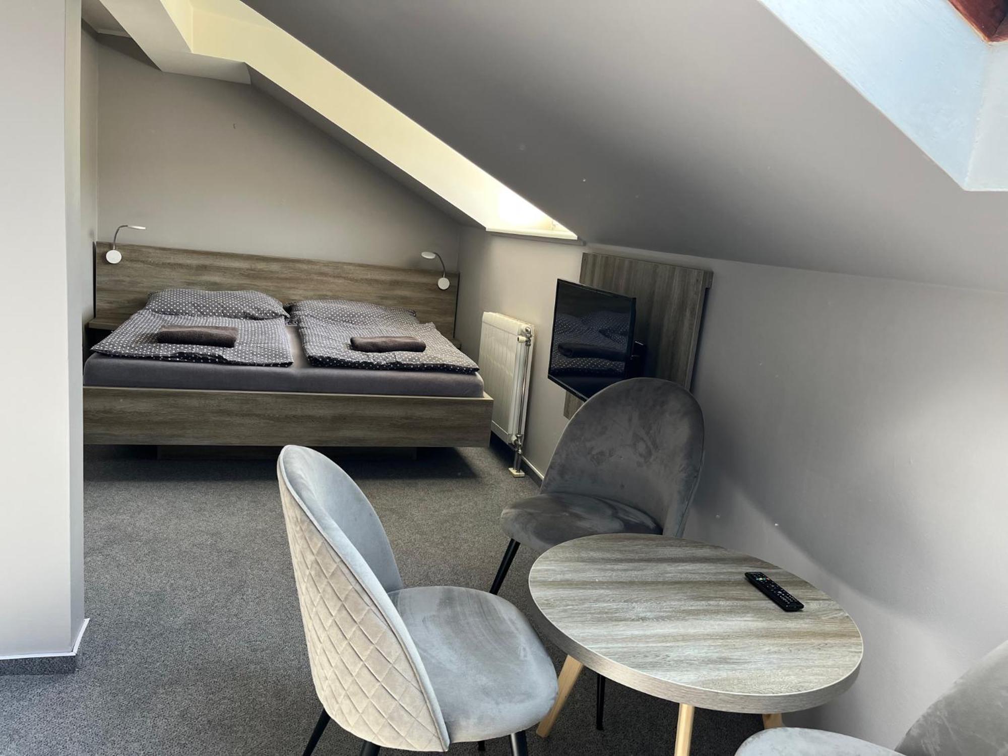 Almond Hotel Teplice Bagian luar foto