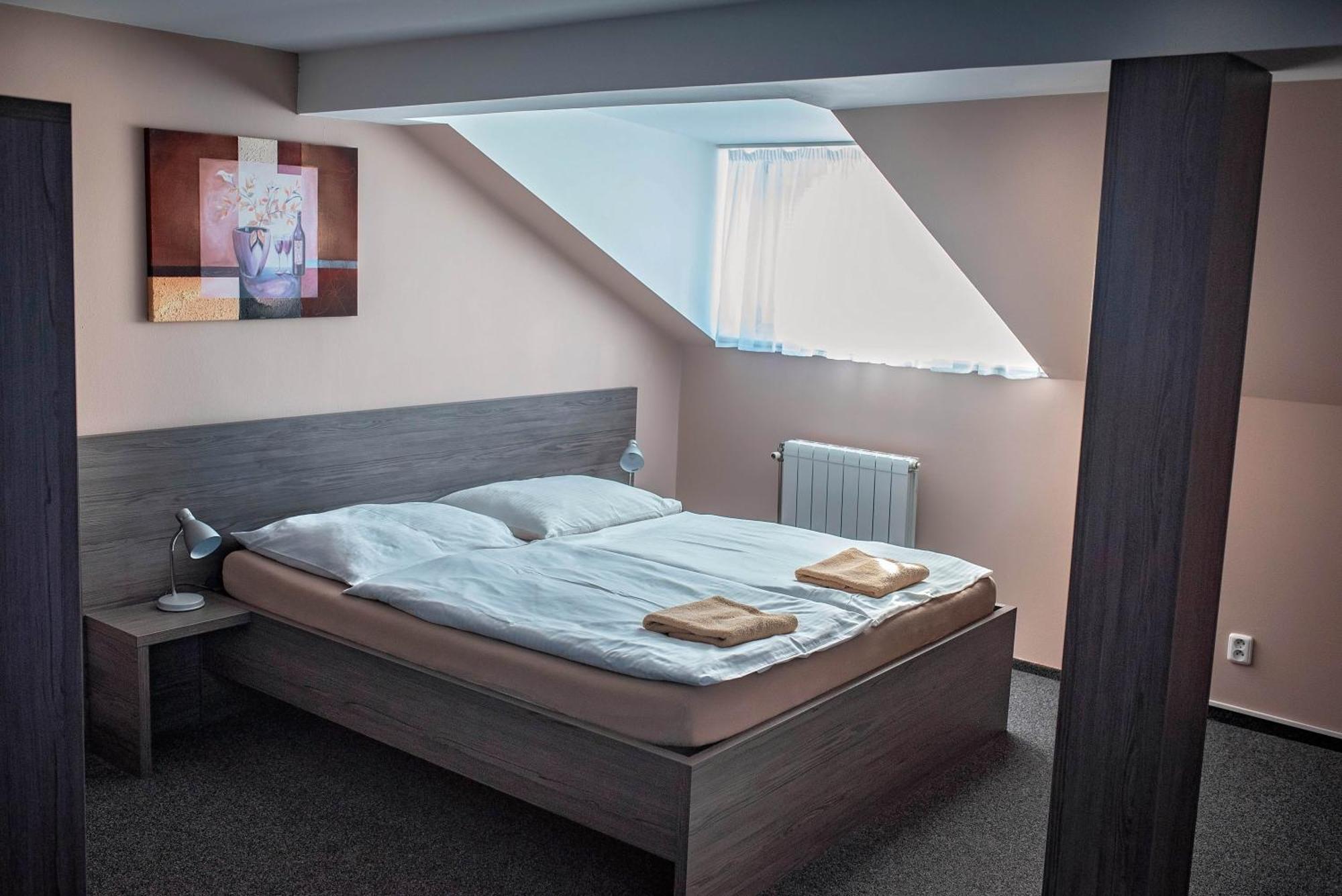 Almond Hotel Teplice Bagian luar foto