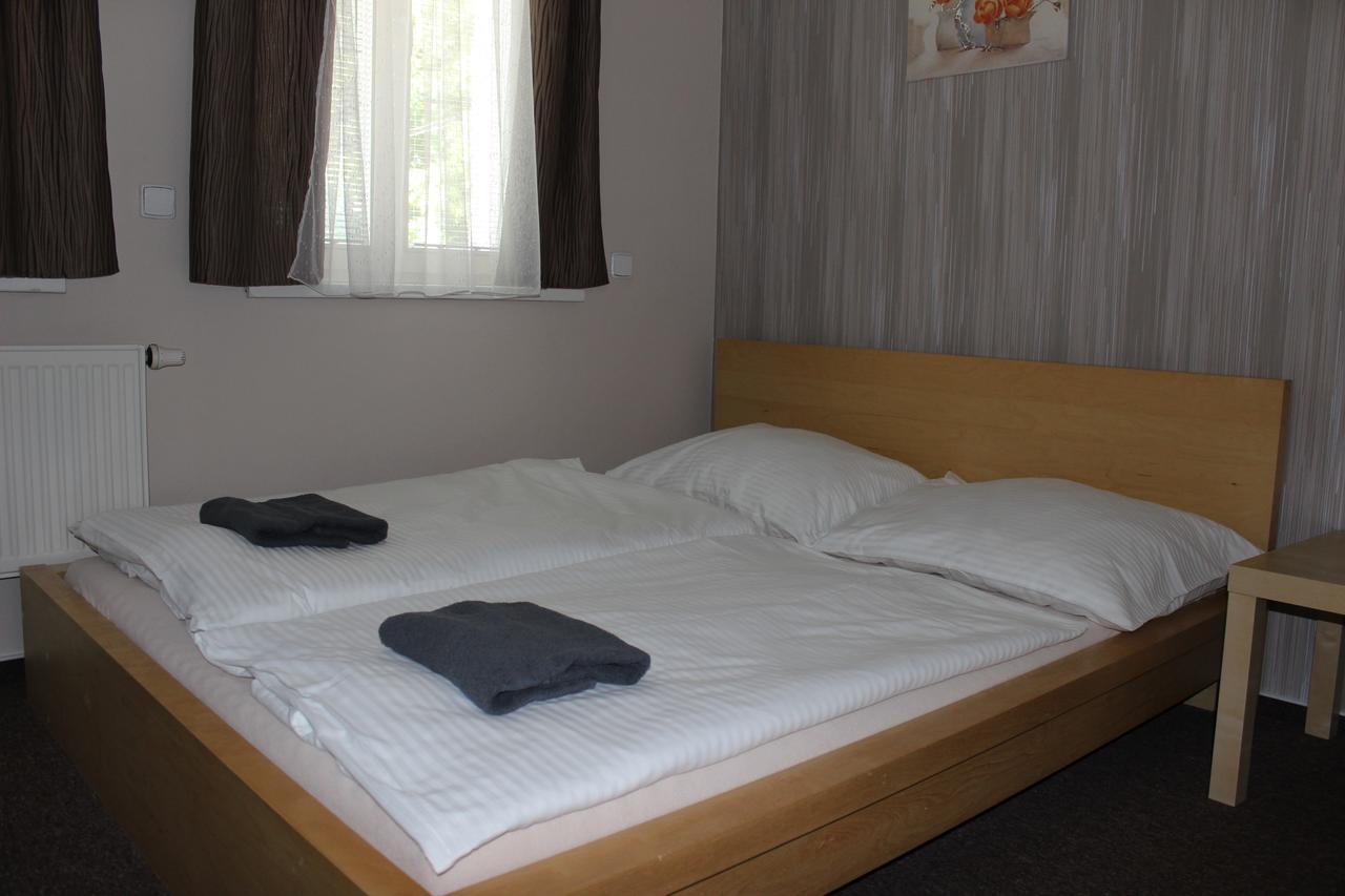 Almond Hotel Teplice Bagian luar foto