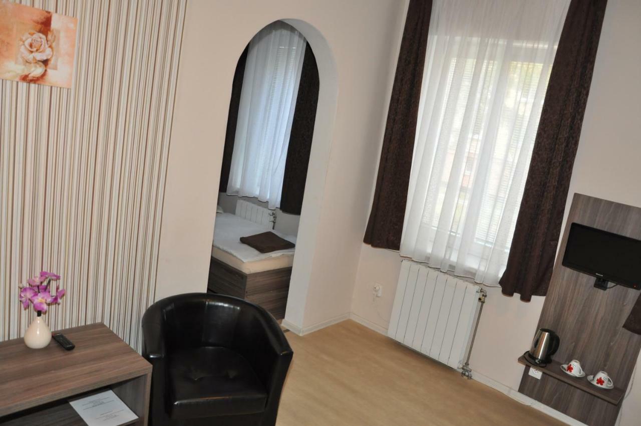 Almond Hotel Teplice Bagian luar foto